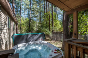 A Whispering River, 2 Bedrooms, Sleeps 6, Pets Welcome, Gas Grill, Hot Tub